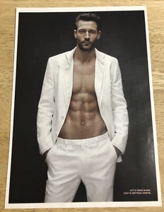 2014 John Halls sexy nackte Brust - Mode Magazin Anzeige - Bild 1 von 1