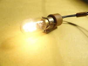 VTG. NEW HOME TYPE F SER.N1B174029 LIGHT WITH SWITCH & BRACKET WORKING COND. - Picture 1 of 5