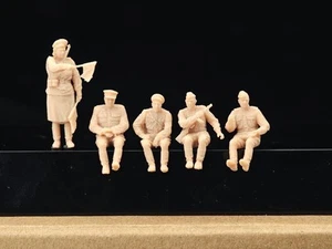 3D Printing 1/72 World War II Soviet Humvee soldier 5 Person Model Unpainted - Picture 1 of 4