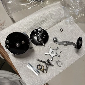 PFLUEGER Bond 2000 Level Wind Angelrolle ~ Süßwasser ~ Vintage ~ TEILE ~  - Bild 1 von 4