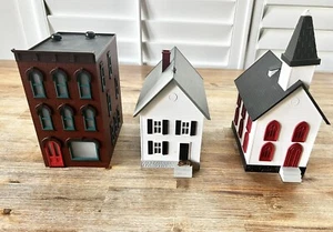 MTH HOUSES - Picture 1 of 10