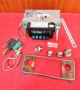 VINTAGE 70s FORD AM Car Radio - Aeronutronic 8C-D8EF-18806 - Trim plate + Dials - Picture 1 of 17