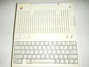 Apple IIc computer //c no PS marked case some yellowing - Vintage Hardware - Picture 1 of 2