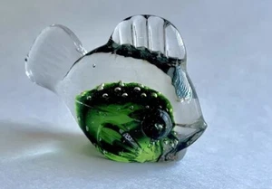 Lefton Murano Style Green Fish Art Glass Paperweight Controlled Bubbles - Picture 1 of 7