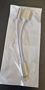 Splitter for Apple iPhone w audio jack 3.5mm Silver & White Charging for 8pin pt - Photo 1 sur 4