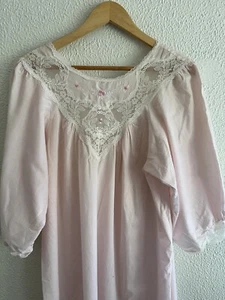 Vtg Barbizon Pink Embroidered & Lace Cottage Core Nightgown Prairie Cotton M - Picture 1 of 11