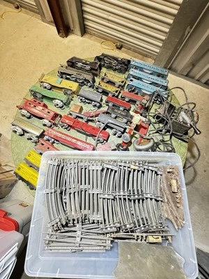 Vtg Model Train Lot – 22 Metal Railcars & 100+ Track Pieces – Parts/Restoration - Image 1 of 4