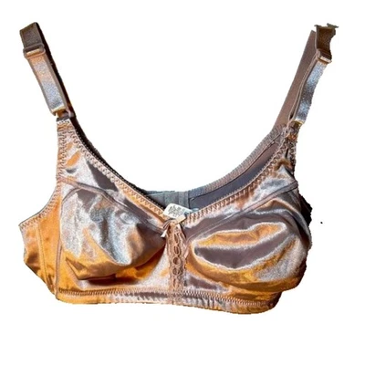 wonderbra taupe unpadded and wireless bra C 38 - Image 1 of 4