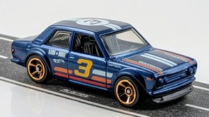 Datsun Bluebird 510 / Dunkelblau / Hot Wheels / Mystery Models / 2022 - Bild 1 von 2