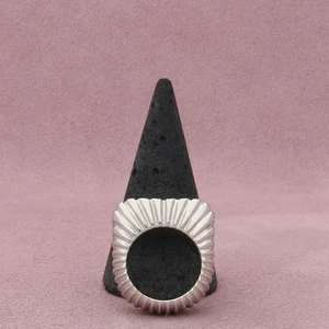 ivi los angeles sterling silver gaia signet ring size 5 - Picture 1 of 3