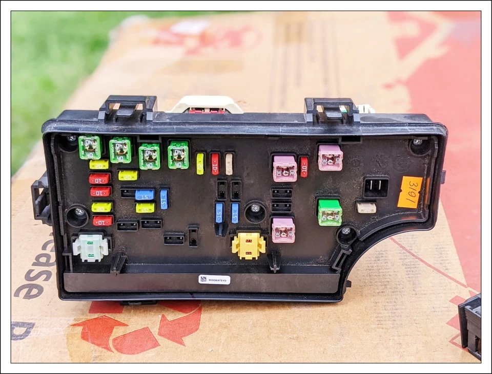 ✅ Módulo de control de carrocería caja de fusibles Chrysler 200 Dodge Avenger 2011 2014 P04692346AE Foto 1 de 4