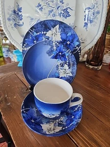 4pc Dinner Porcelain Set Blue Poinsettia Christmas - Picture 1 of 14