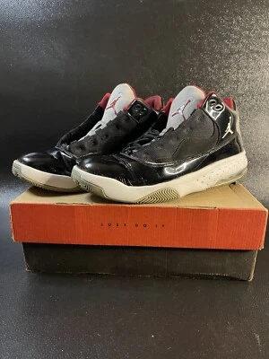 Nike Air Jordan Max Aura 2 preto cimento cinza lobo vermelho CK6636-006 masculino tamanho 10.5 - Imagem 1 de 4