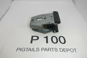 2009 BMW 535 E60 DOOR GALSS MOUNTING CLAMP USED  - Picture 1 of 10