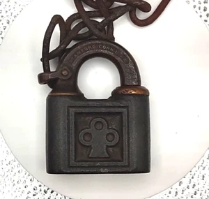 Vintage Yale Clover Vorhängeschloss mit Kette, ohne Schlüssel - Bild 1 von 1