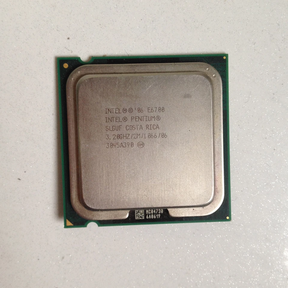 Intel Pentium E6700 3.2 GHz Dual-Core 2M 1066MHz Processor Socket LGA775 CPU - Image 1 of 3