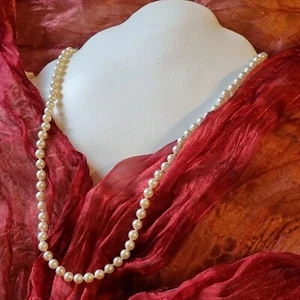 Mallorca Vintage Perlenkette Verschluss Silber Schmuck 55 cm 79 Perlen 6 mm - Bild 1 von 9