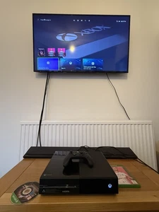 Xbox One Black 500GB Console, wired controller & charger. - Picture 1 of 13