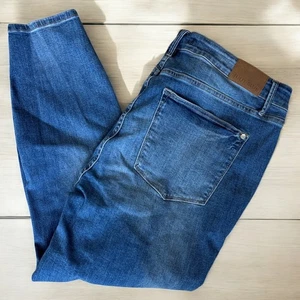 Judy Blue 22W Skinny Fit Jeans Medium Wash Denim Plus Size - Picture 1 of 6