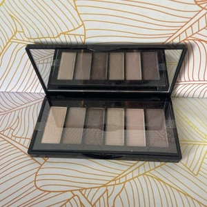 Soap & Glory - Lid Stuff Eyeshadow Palette - 6 Shades - 6 x 0.8g - Brand New - Picture 1 of 3