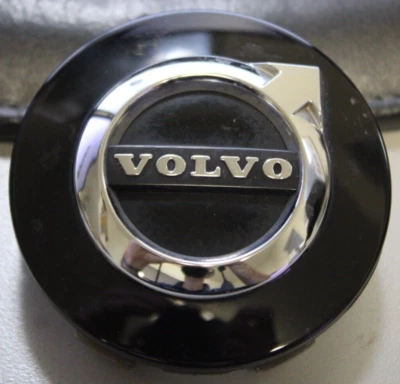 16 17 18 VOLVO XC90 OEM Center Hub Cap 70420 32243631 Gloss Black Foto 1 de 3