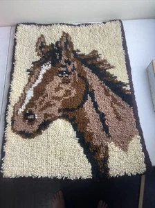 Vintage Completed HORSE Latch Hook Rug Or Ready To Hang 21”x 28” Pillow - Picture 1 of 6