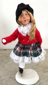 Byers Choice Caroler - The Skaters - Girl Skater - 1998 - Firmado - 52/100 - Imagen 1 de 7