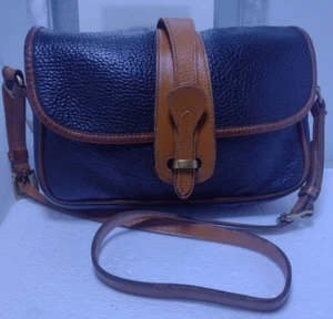 Bolso ecuestre grande debajo de la bolsa Dooney & Bourke AWL de los años 90 11" x 7,25" x 3,5" - Imagen 1 de 17