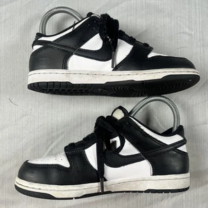 Nike Dunk Low Panda Jungen Größe 2 Y Basketball Turnschuhe Schwarz Fitnessschuhe CW1588-100 - Bild 1 von 7