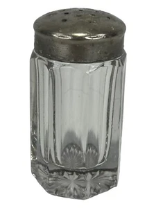 VTG Salt or Pepper Shaker Clear Pressed Glass With Metal Lid - Picture 1 of 7