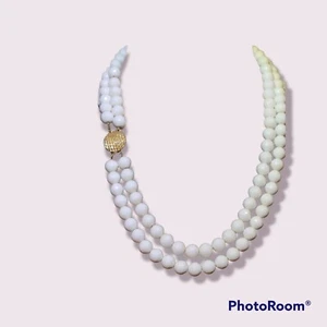 Klassische Vintage Monet weiß & goldfarbene Discokugel Perlen Halskette Doppelstrang - Bild 1 von 8