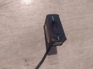 KEYENCE IL-100 LASER SENSOR - Picture 1 of 6