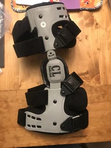 Comfortland OA-200-R Right Knee Brace NEW. AJ - Picture 1 of 10
