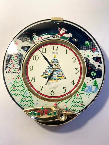 Seiko Melodies in Motion Wall Clock QXM117GRH Santa Sleigh Christmas Tree Songs Cover