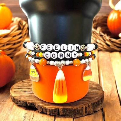 Juego de 4 Pulseras y Dijes Vaso FEELIN CORNY Pila Plus BONUS Mango Dije Foto 1 de 4