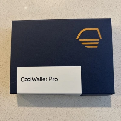 CoolWallet Pro - Cartera criptográfica tamaño tarjeta de crédito EAL6+ parece abierta pero NO estaba Foto 1 de 3