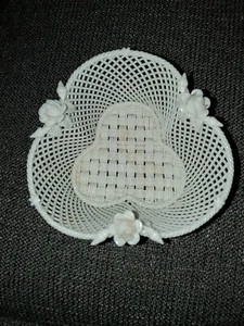 Belleek Shamrock Basket - Picture 1 of 11