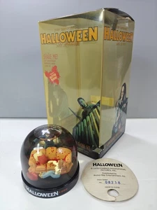 Halloween 20th Anniversary 1998 Snow Globe Set Michael Myers No VHS Numbered - Picture 1 of 10
