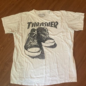 Thrasher Magazin XL T-Shirt schwarz Sneaker - Bild 1 von 10