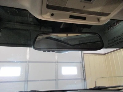 Used Front Center Interior Rear View Mirror fits: 2015 Land rover Evoque w/garag - Image 1 of 4