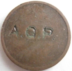 Ficha de comercio de bebidas A. G. P. 1,00 latón en estado bastante bueno 23 mm #10 - Imagen 1 de 2