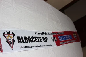 BUFANDA FASE PROMOCION A PRIMERA ENTRE ALBACETE BALOMPIE Y LEVANTE U.D - Imagen 1 de 1