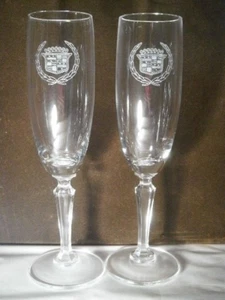 PAIR CRYSTAL CHAMPAGNE FLUTES CADILLAC ETCHED EMBLEM 8-5/16" WHITE WINE CAR SHOW - Picture 1 of 15
