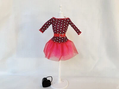 Boneca Barbie "XO Valentine" Conjunto de Roupa Saia Inchada - 2007 Mattel - Imagem 1 de 4