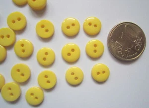 Botón acrílico 9 mm X 20 UNIDADES color amarillo redondo opaco 2 agujeros coser - Imagen 1 de 2