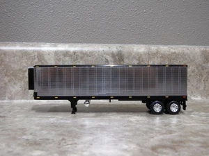 Remorque à essieu tandem réfrigéré DCP 1/64 noir chrome 40' jouet agricole - Photo 1/3