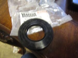 Yamaha OEM seal new 93102 28023