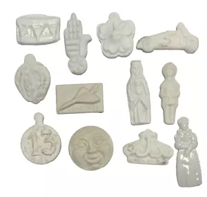 Lot de 12 douze fêves anciennes biscuit de porcelaine collection - Foto 1 di 3