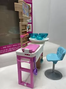 Barbie Gesichtsmaske Spa Day Set Stuhl, Tisch und Schalen. Spielteig nicht enthalten - Bild 1 von 5