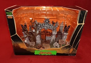 Puerta del cementerio Lemax Spooky Town Forsaken Halloween 2004 con caja leer - Imagen 1 de 10